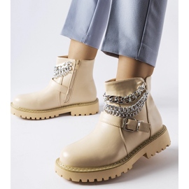 Beiga stövletter med dekorativa kedjor från Mezzavia beige 1