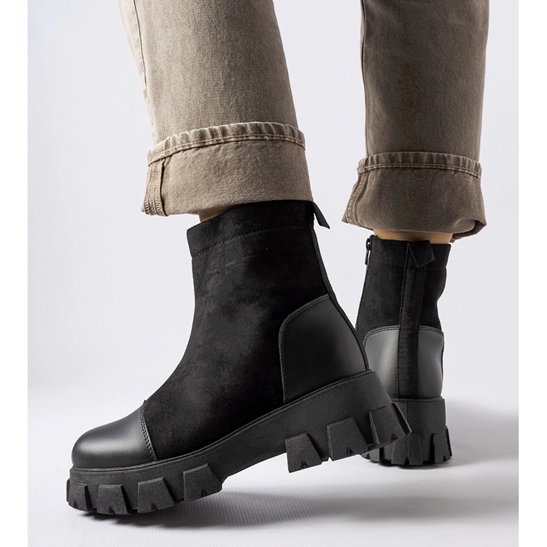 Svarta arbetare i ekomocka med Milo B026-17 Svart slitbana 1