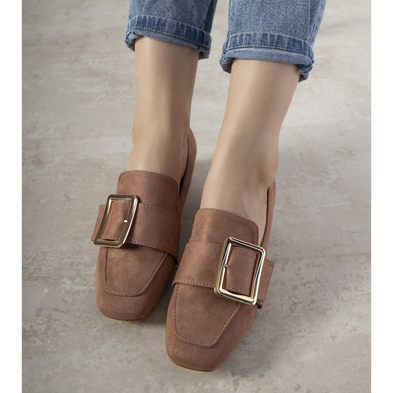 BM Rosa pumpar på en pelare med ett nästa spänne 1