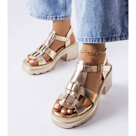 BM Sandaler med stilettklack i solnedgång i guld gyllene 1