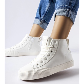 Vita isolerade sneakers Big Star MM274017 1