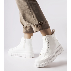 Vita isolerade sneakers Big Star MM274624 1