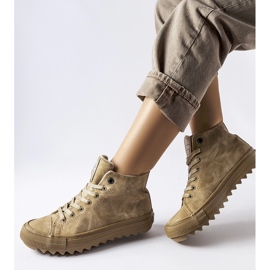 Beige isolerade sneakers Big Star GG274071 1