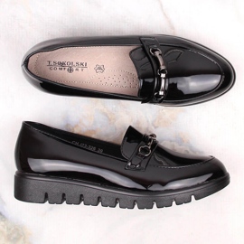 Bekväma svarta wedgeskor för dam från T.Sokolski 2