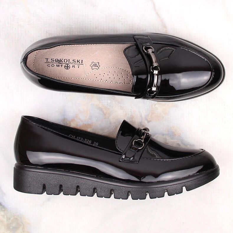 Bekväma svarta wedgeskor för dam från T.Sokolski 2