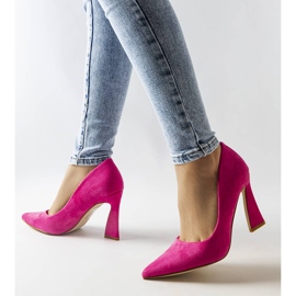 Rosa pumps på asymmetrisk stilettklack från Linda 1