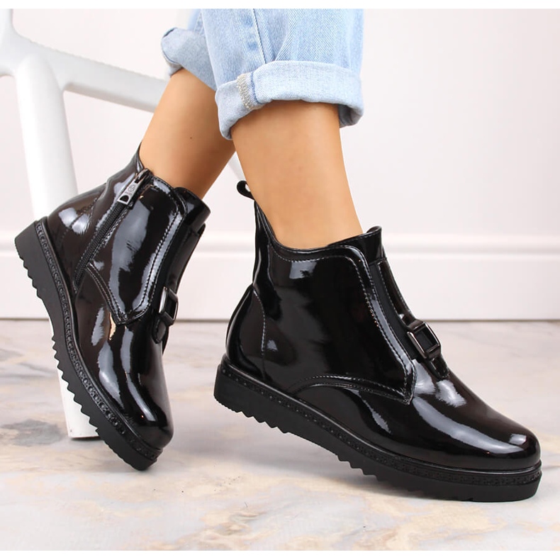 Platta, isolerade, svarta Vinceza 58148 patentkängor för damer 1