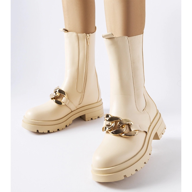 Beige stövletter med kedja från Thierry 1