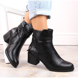 Svarta Jezzi-isolerade högklackade ankelstövlar för kvinnor med dekoration 1