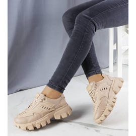 Bruna sneakers med massiv sula från Inez 1