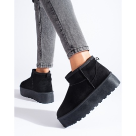 Svarta korta snöstövlar på Shelovet-plattformen 1