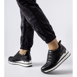 Svarta sneakers med Andre dekoration i silver 1