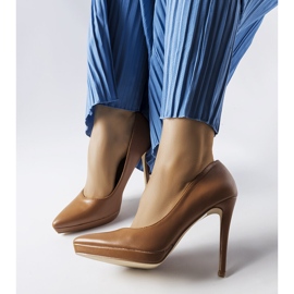 Kristin bruna klassiska klackar 1