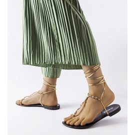 Sandaler i guld med strass från Troghi gyllene 1