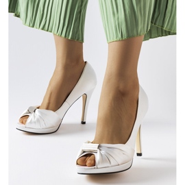 Paré vita klackar med öppen tå 1