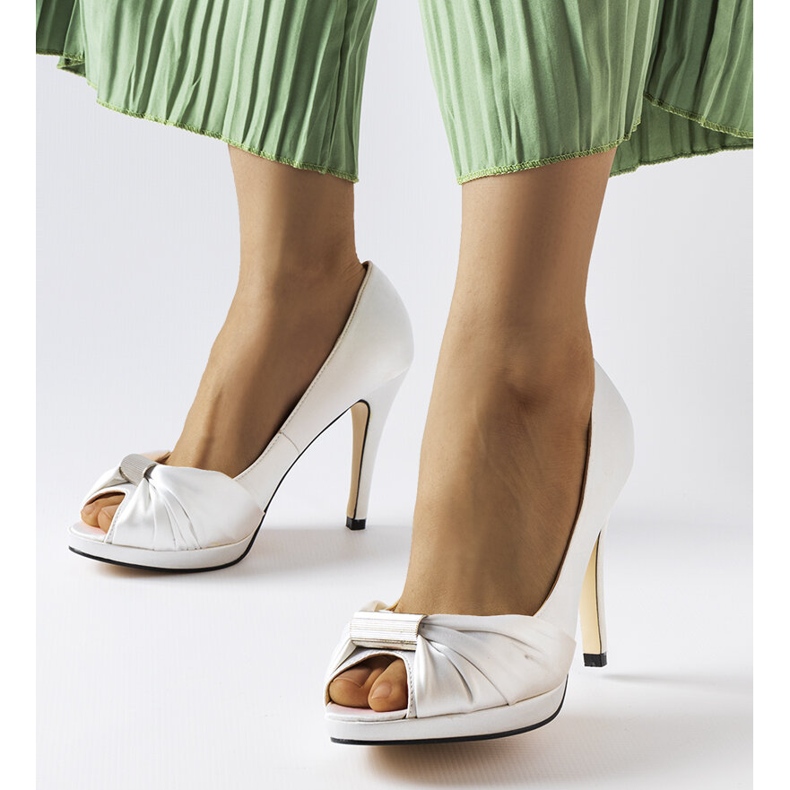 Paré vita klackar med öppen tå 1