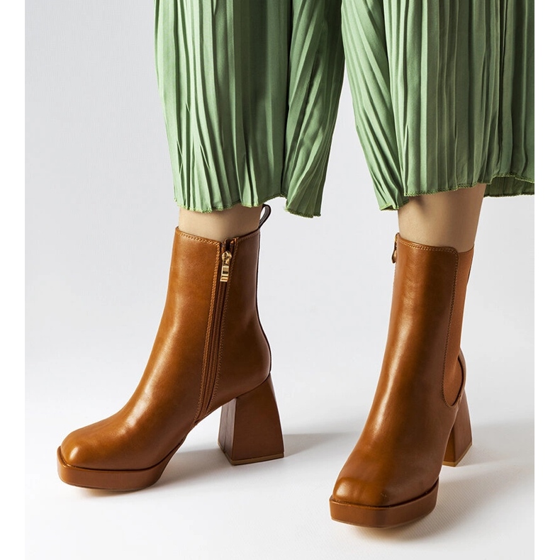 Bruna chunky klackstövlar från Watson 1