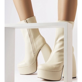 Beiga högklackade stövlar från Baratti beige 2