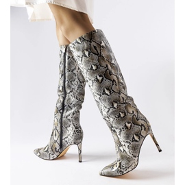 Carmine black ormskinn högklackade stövlar svart 1