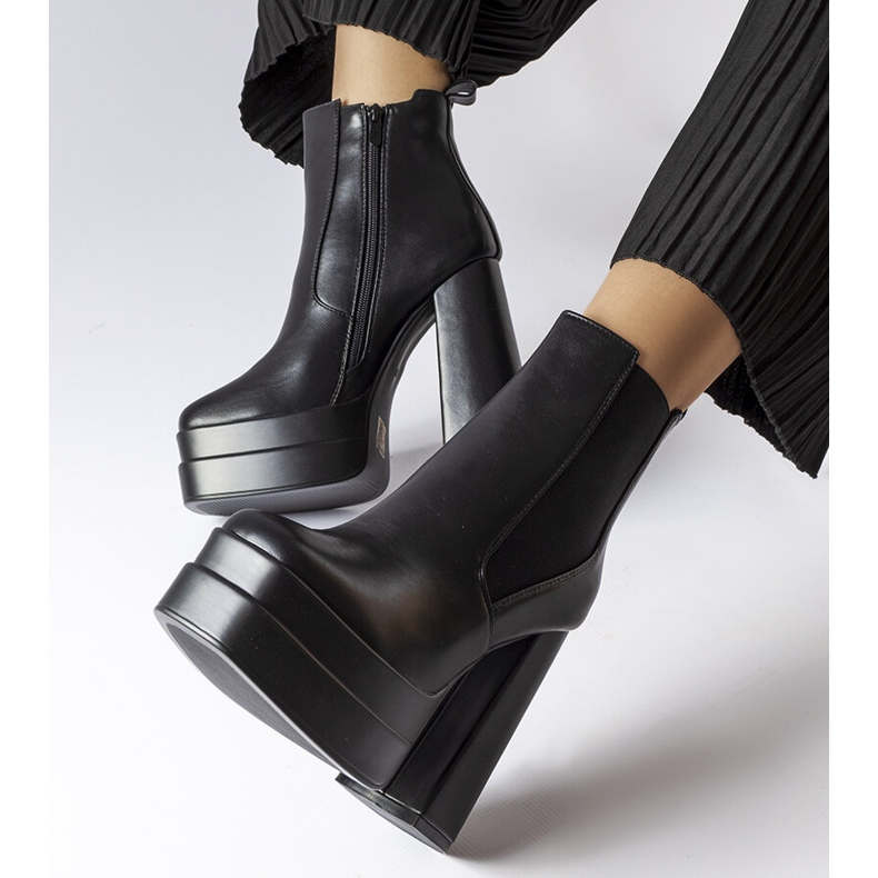 Inna Svarta högklackade stövlar från Copertino 1