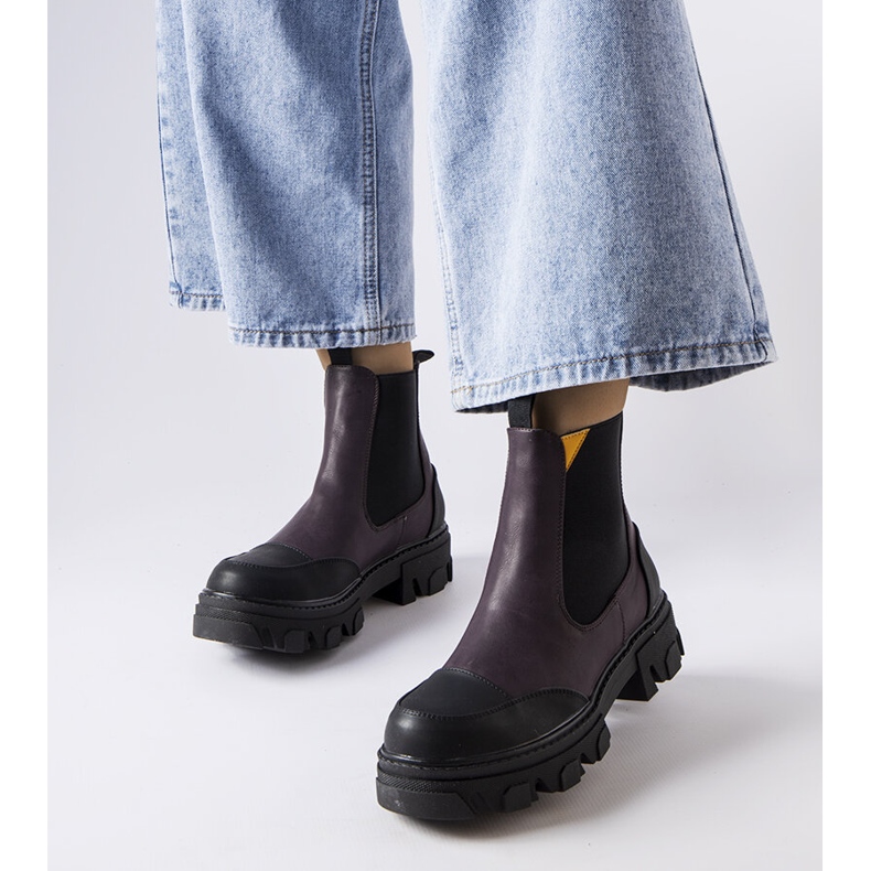 Svarta och lila slip-on boots från Sibyla violett 1