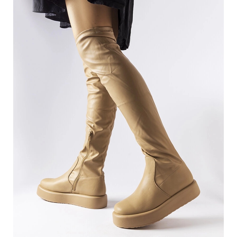 Beiga over-the-knee boots från Flaviana beige 1