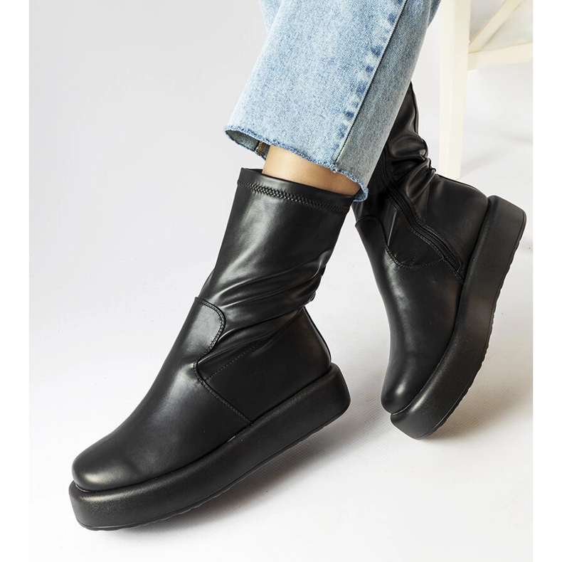 Valpantena svarta plattformsstövlar 1