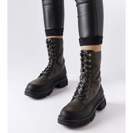 Gröna arbetarstövlar med tjockare sula från Lori 1