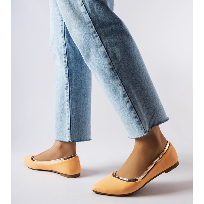 Orange ballerinor med spetsiga tå från Vittorio 1