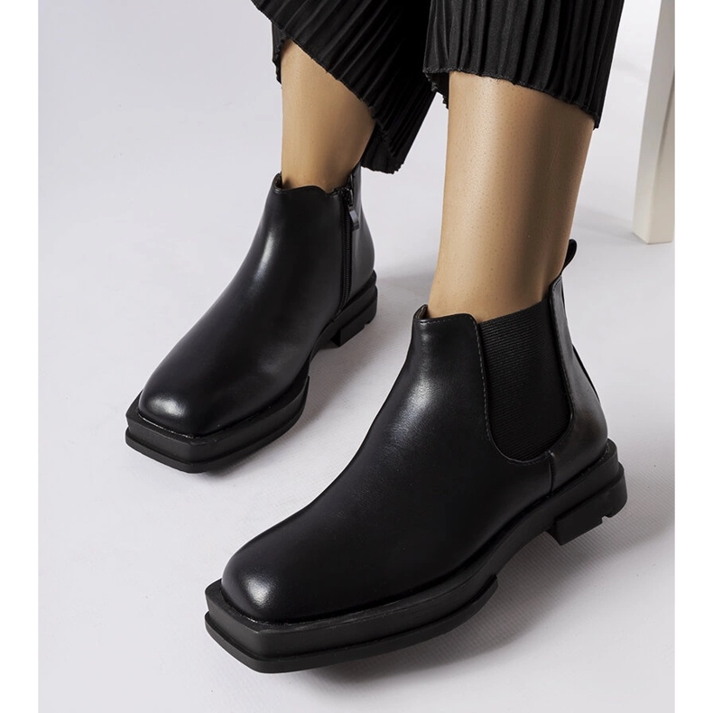 Inna Tarquinia svarta låga platta stövlar 1