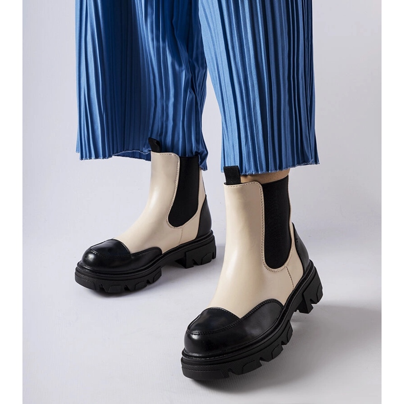 Inna Svarta och beiga slip-on boots från Albany beige 1