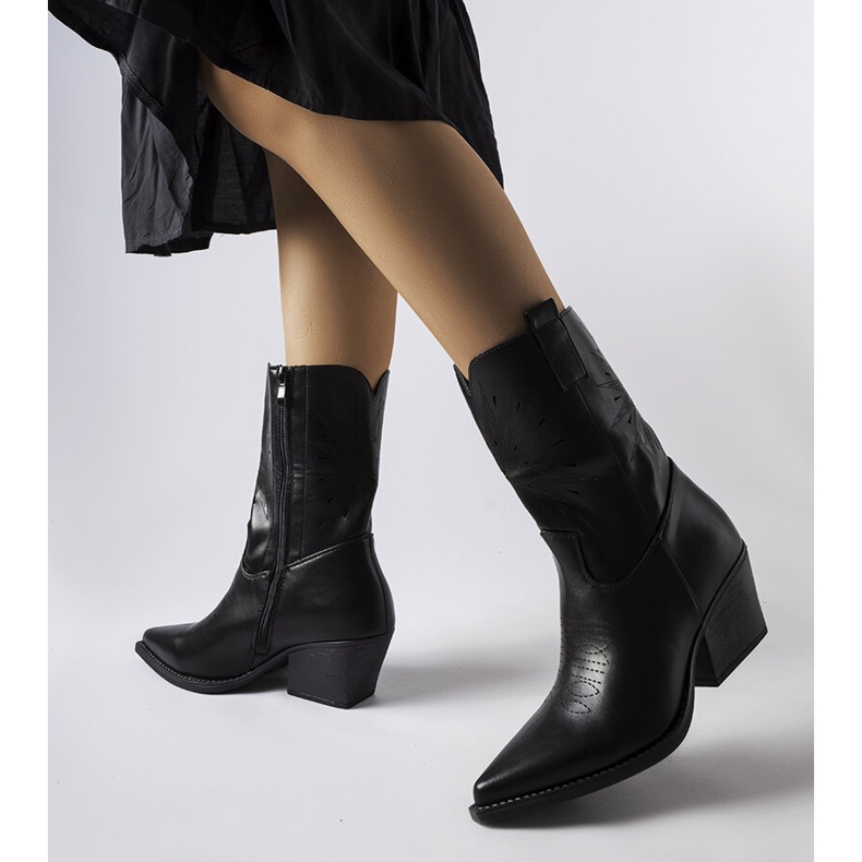 Svarta cowboystövlar med en utsmyckad Leopardi-överdel 1