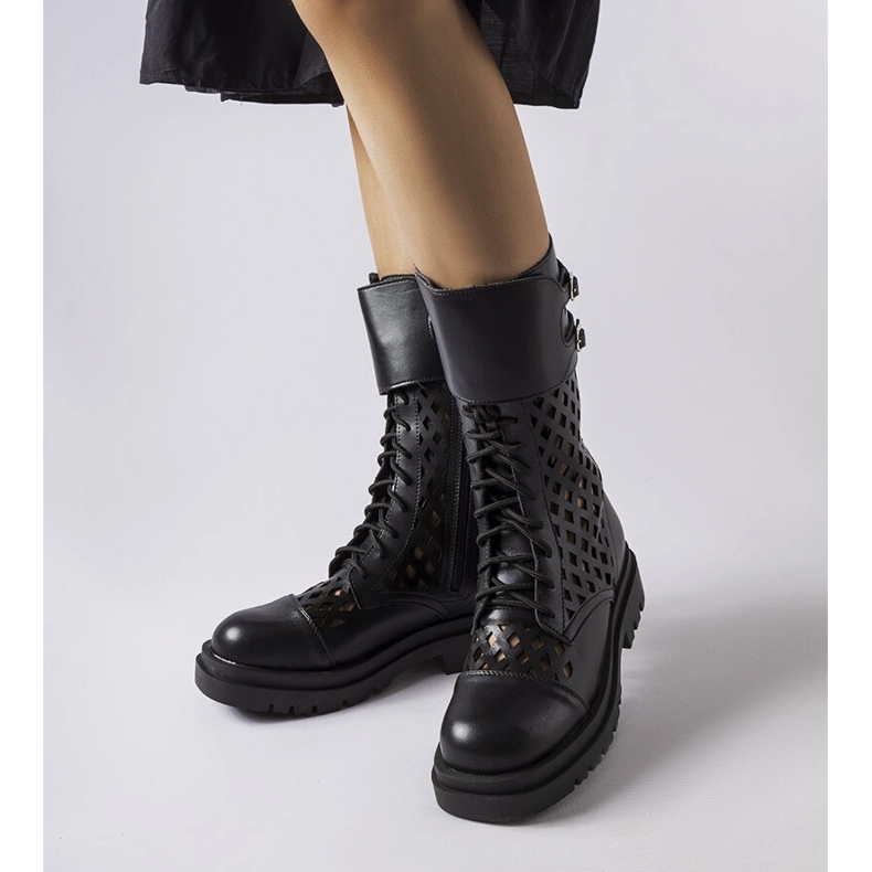 Svarta genombrutna Amarante-arbetare 1