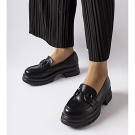 Svarta mockasiner med svart spänne från Morubio 1