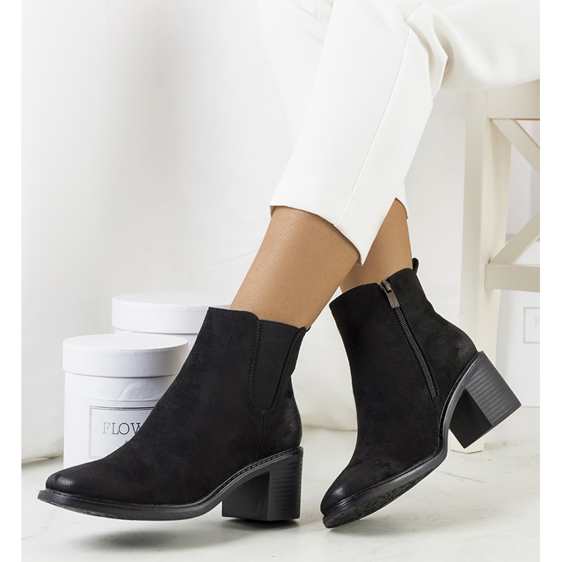 PA1 Svarta Luiza högklackade stövlar 1