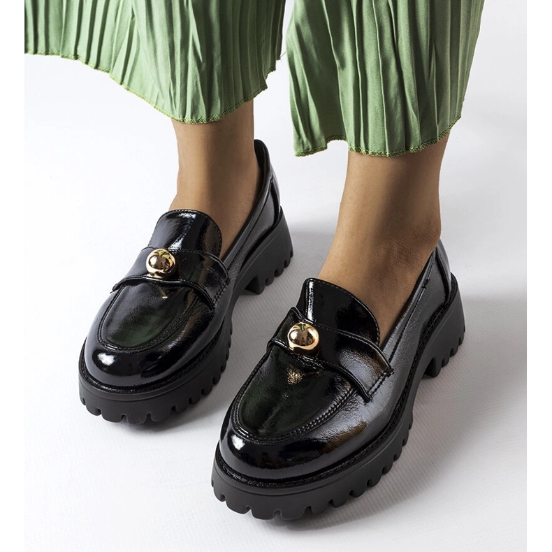 Svartlackade skor från Stella 1