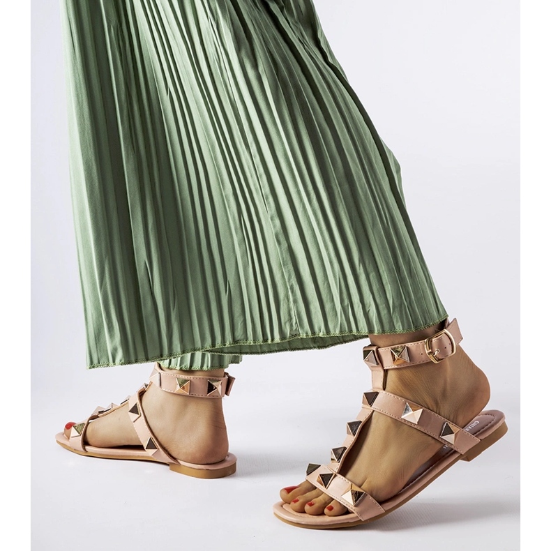 Inna Rosa sandaler med Ignazio nitar 1