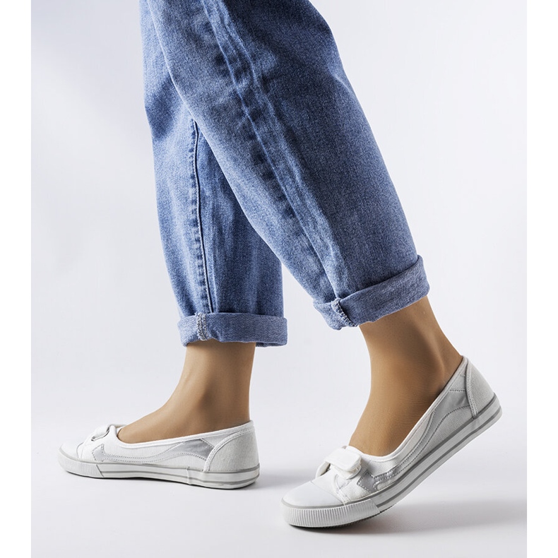 Inna Vita textilsneakers från Winifred 8826 White röd 1