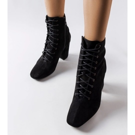 Svarta ankelboots med snörning från Drouins 1