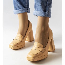 Beige högklackade pumps från Inès 1