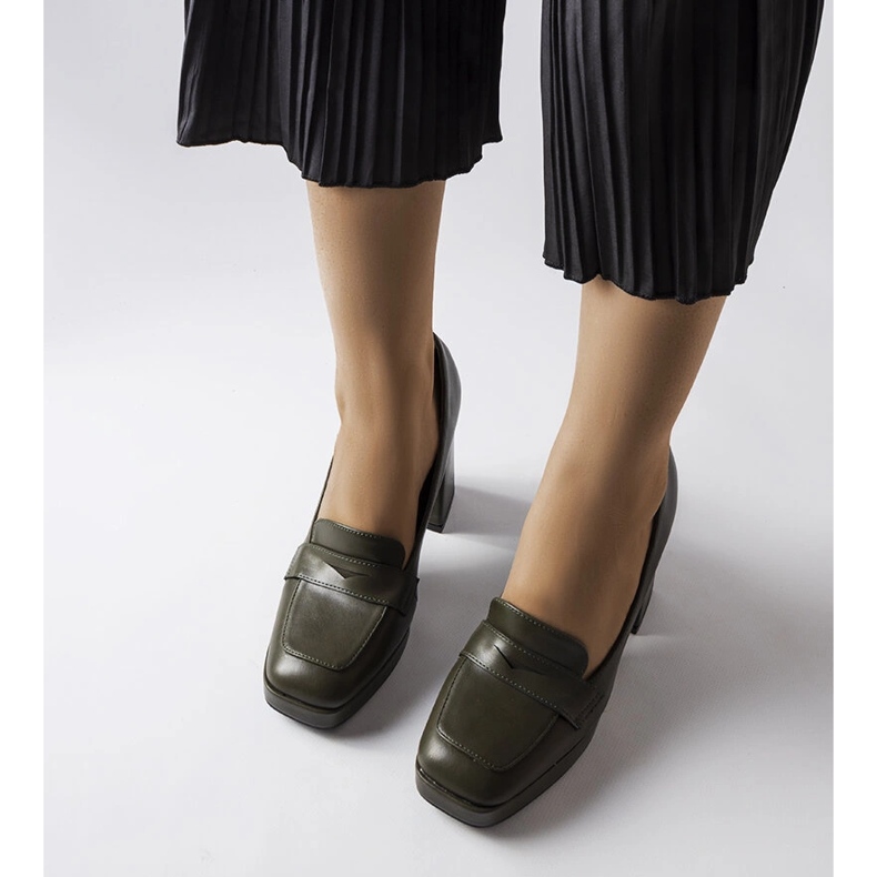 Mörkgröna pumps från Inès 1