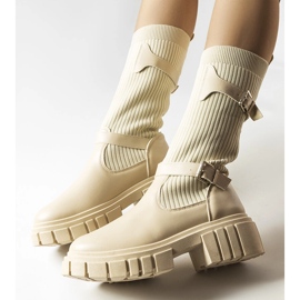 Beige snygga boots med resår ovandel från Ida 1