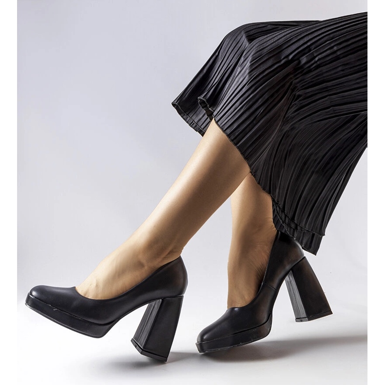 Svarta högklackade pumps från Mailly 1