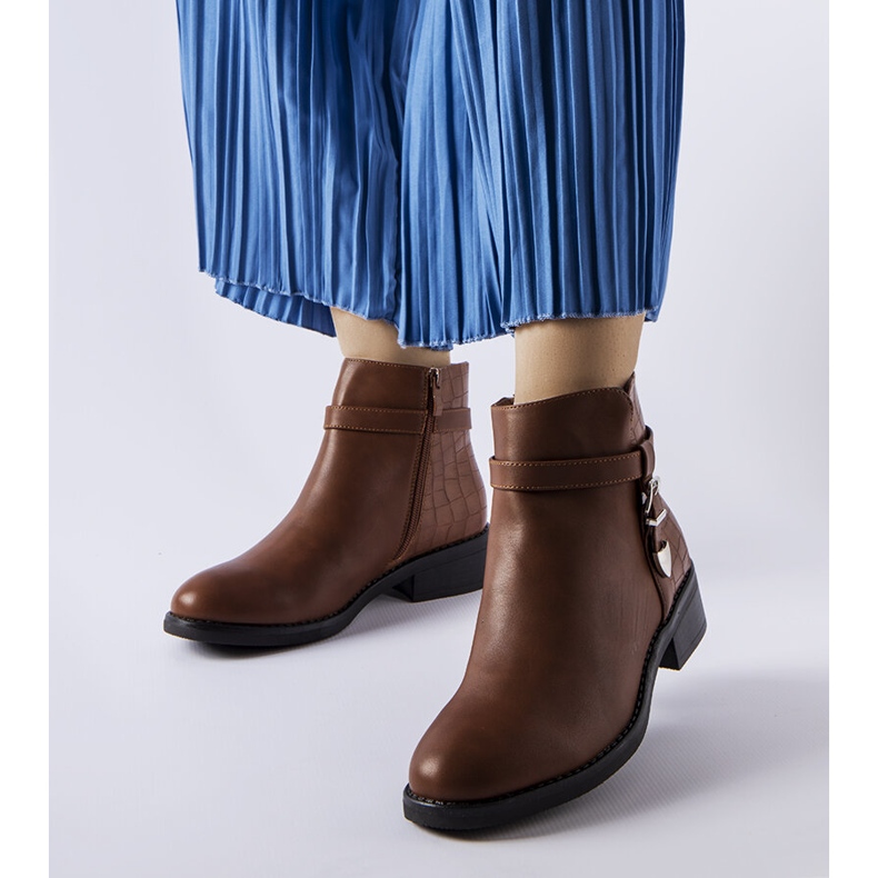 Bruna platta stövlar från Monteforte 1