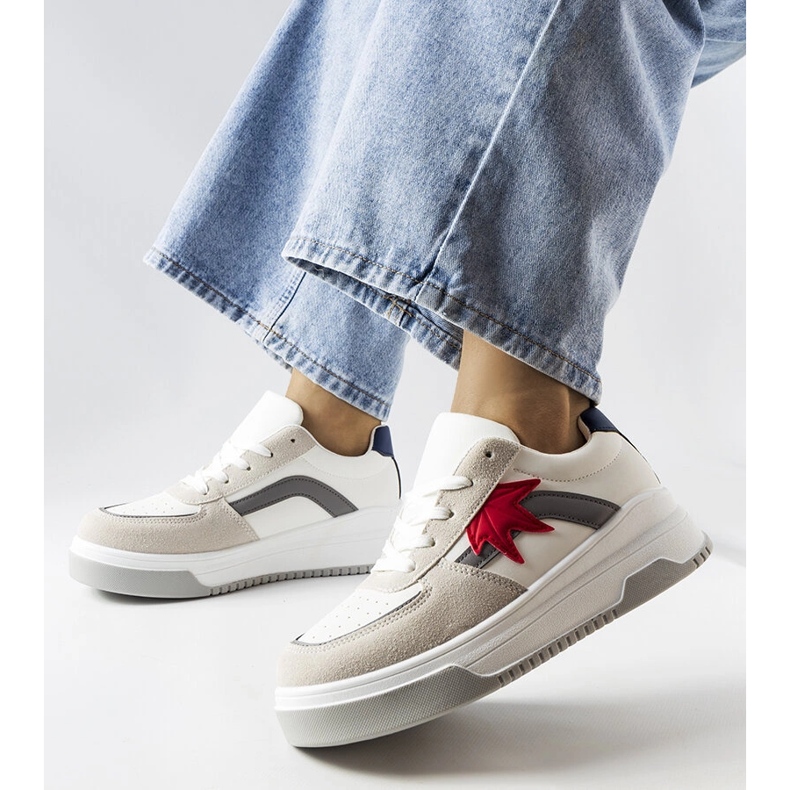 Vita sneakers med eko mockainlägg från Kollins 1