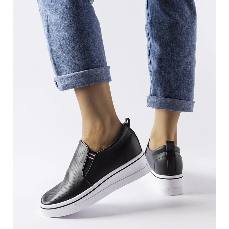 Inna Dionisia svarta wedge sneakers 1