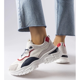 Inna Vita sneakers med synlig slitbana från Rosita 1