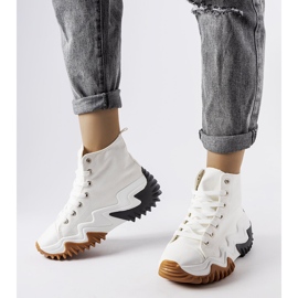 Vita sportsneakers med tjock sula från Toro 1