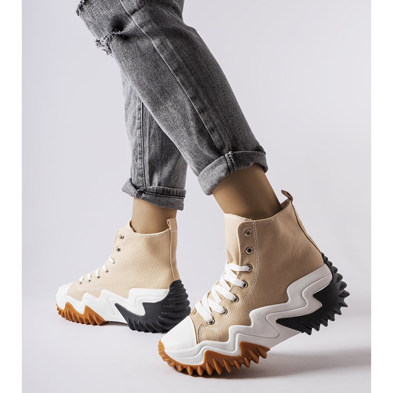 Beige chunky sula sneakers från Toro 1