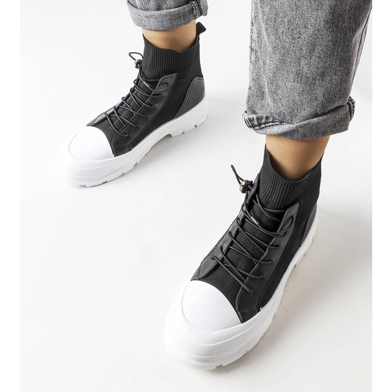 Svarta high-top sneakers från Pru 2